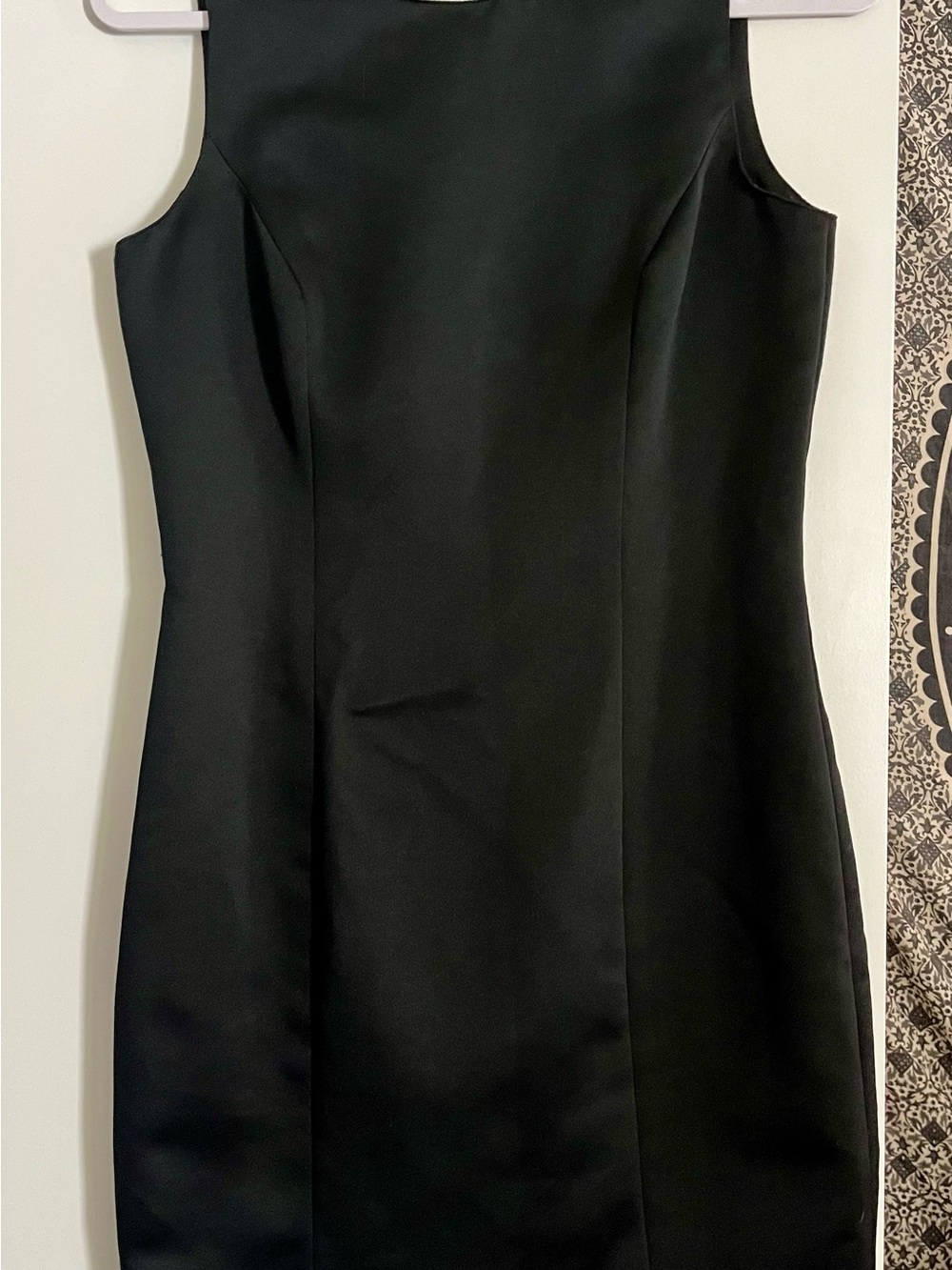 Kenar Black Sleeveless Sheath Dress
